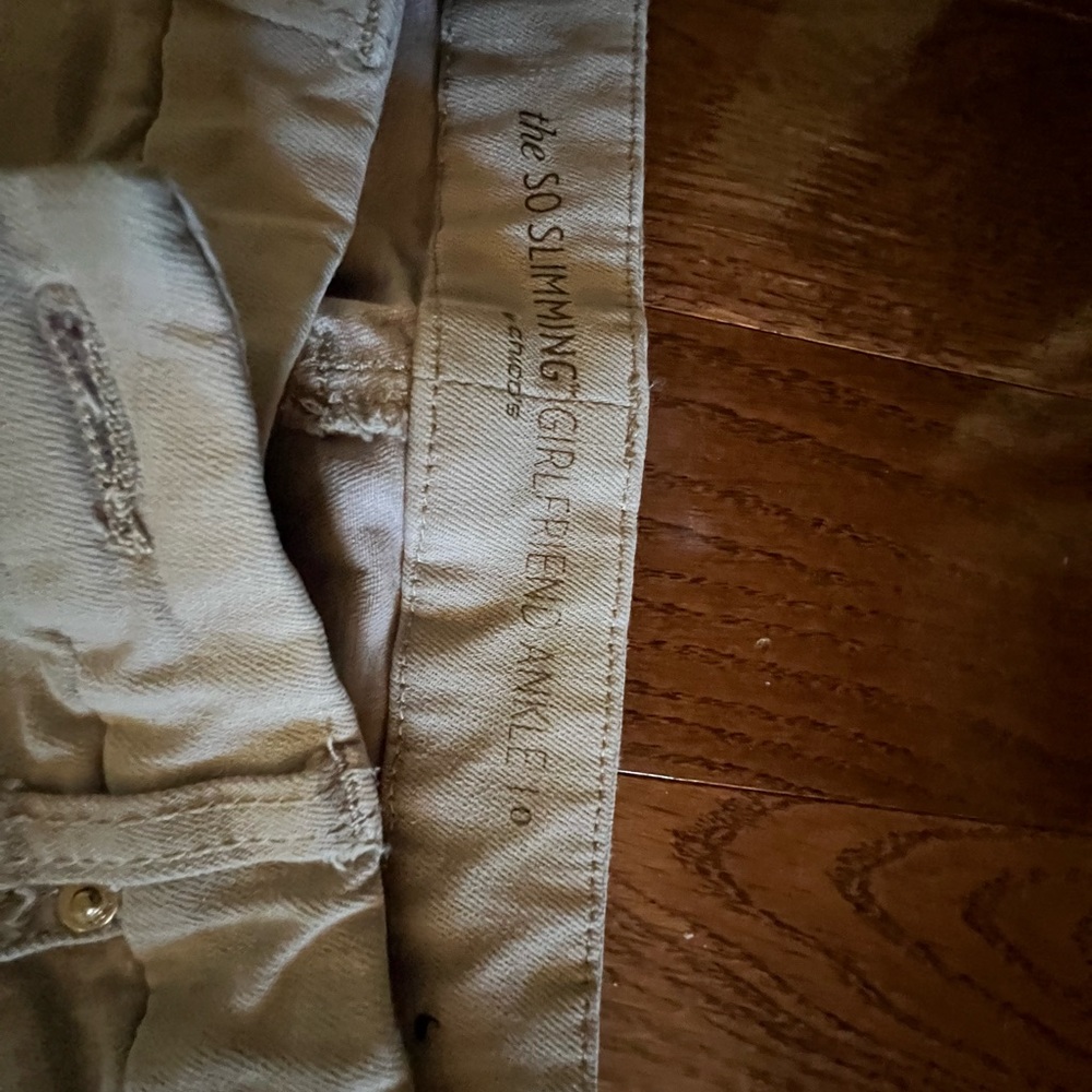 Chicos so slimming size 0, beige pants.